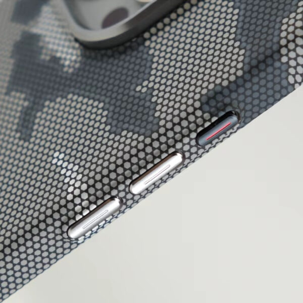 Carbon Pattern Shockproof MagSafe Case