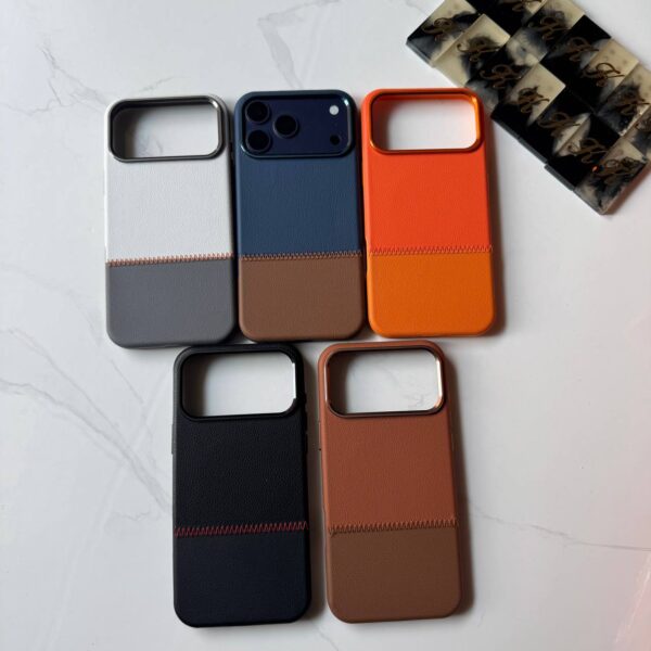 Halfway Leather Case iPhone 17 Pro Max