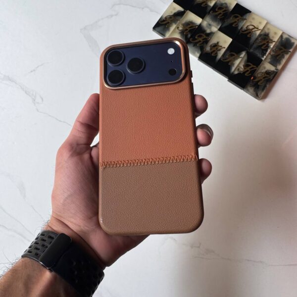 Halfway Leather Case iPhone 17 Pro Max